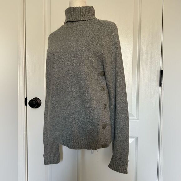 B. Moss Women’s Gray Silk Angora Turtleneck Long Sleeve Sweater Size Medium - Picture 1 of 11